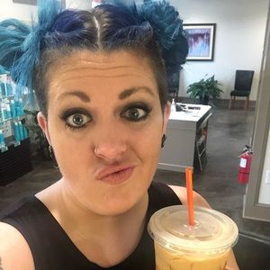 Meet your Posher, Monica